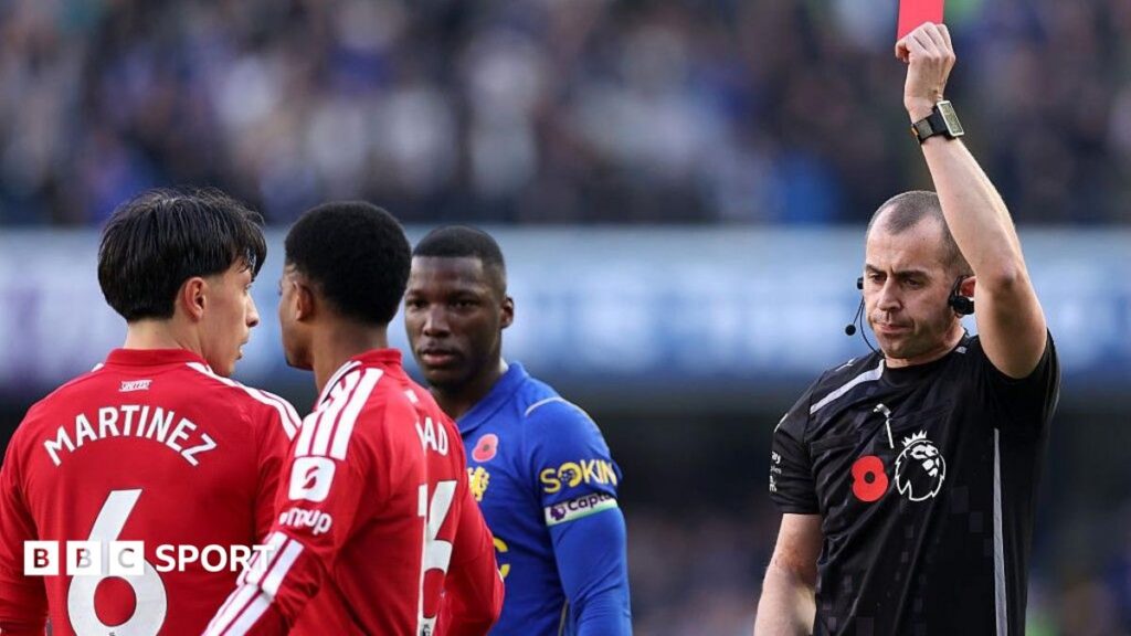 Lisandro Martinez: Manchester United defender condemned for costly red card Lisandro Martinez: Manchester United defender condemned for costly red card